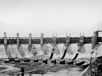 Gatun dam construction